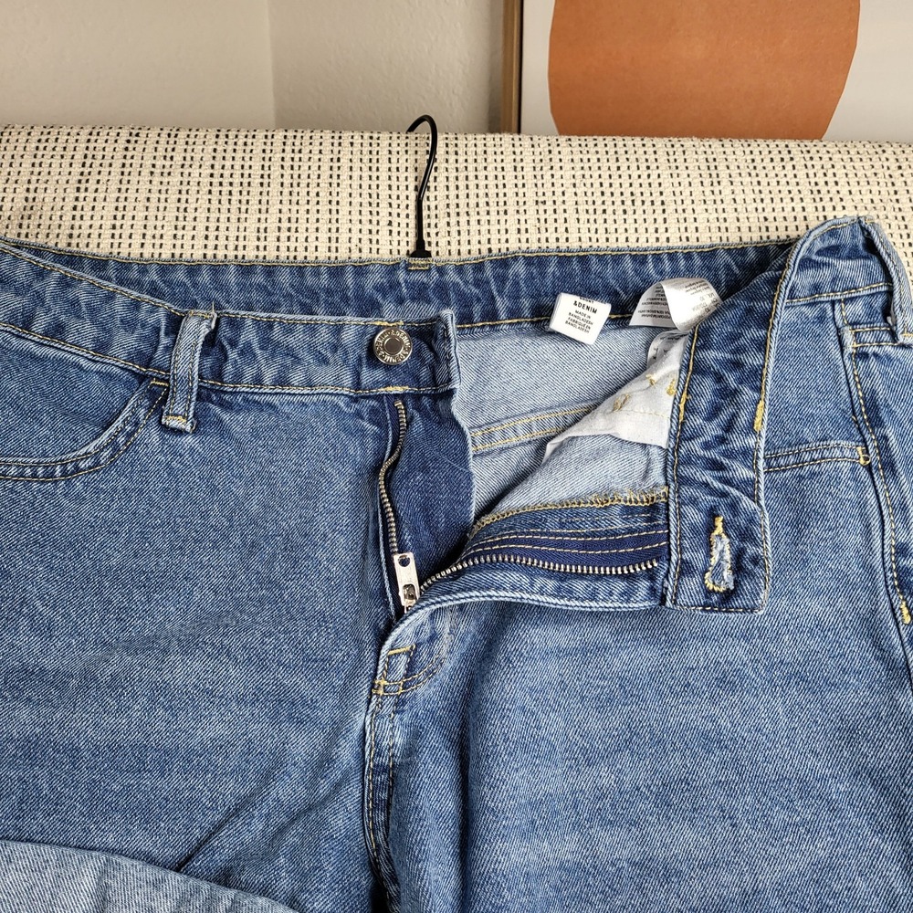H&M Denim Shorts Womens US 10 Blue Regular Waist Cuffed Casual Classic Jean‎